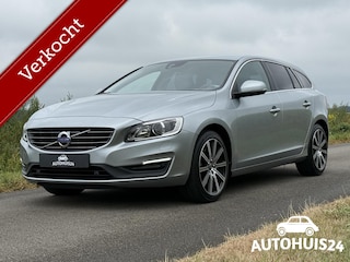 Volvo V60 2.0 T5 245pk Automaat-8 Carplay|Xenon|Trekhaak|NL-AUTO