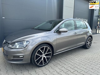 Volkswagen Golf 1.0 TSI BUSINESS EDITION CONNECTED LED