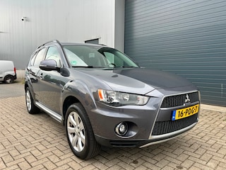 Mitsubishi Outlander 2.0i Intro Edition AUT CLIMA NAVI PDC