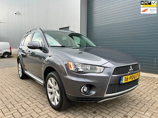 Mitsubishi Outlander 2.0i Intro Edition AUT CLIMA NAVI PDC