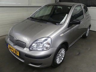 Toyota Yaris 1.0 VVT-i Idols - Trekhaak - Mooie Auto