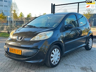 Peugeot 107 1.0-12V XS
