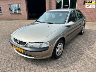 Opel Vectra 1.6i-16V CD // 75.000 km NAP //Eerste eigenaar