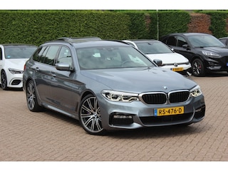 BMW 5-serie Touring 540i xDrive High Exe. M Sport / Trekhaak / 360Camera / Head-up / Softclose / Luxe Leder / 20'' / CarPlay / Harman Kardon / Keyless / Dodehoek / DAB / ACC