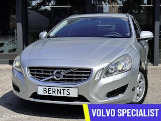 Volvo V60 T4 Momentum|Automaat|Stoelverwarming|Trekhaak|Bluetooth|