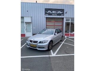 BMW 3-serie Touring 318i High Executive