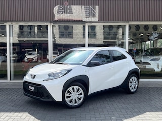 Toyota Aygo 1.0 VVT-i S-CVT Automaat Business | Stoelverwarming, Apple CarPlay/Android Auto, Airco, Parkeercamera