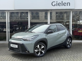 Toyota Aygo 1.5 Hybrid Pulse Plus | Tarragon, Bi-Tone, Stoelverwarming, Climate control, Startknop, LED, 17 inch