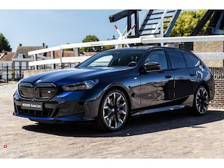 BMW i5 M60 Touring M60 xDrive|Full opt.|Garantie tot 10-07-2029|1e eig.|Pano|B&O|HUD|Comfort|