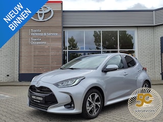 Toyota Yaris HYBRID 115 DYNAMIC BLIND-SPOT PARK-SENSOREN STOEL/STUURVER APPLE/ANDROID KEYLESS 16" LM-VELGEN CLIMA CAMERA AD-CRUISE