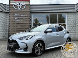 Toyota Yaris HYBRID 115 DYNAMIC BLIND-SPOT PARK-SENSOREN STOEL/STUURVER APPLE/ANDROID KEYLESS 16" LM-VELGEN CLIMA CAMERA AD-CRUISE