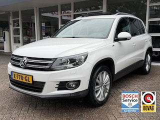 Volkswagen Tiguan 1.4 TSI Life, Panodak, Navi, Pdc, Trekhaak..
