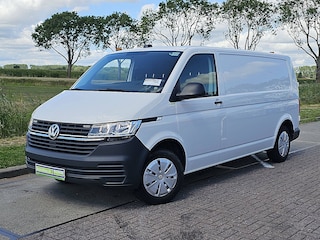 Volkswagen Transporter 2.0 TDI L2H1 L2H1, 150pk, Camera, Parkeersensoren, Trekhaak, Airco, Carplay, Werkplaatsinrichting