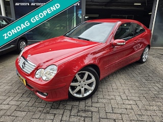 Mercedes-Benz C-klasse Sportcoupé 220 CDI | NIEUWE APK | MOOIE AUTO | ZUINIGE DIESEL | AIRCO | CRUISE |