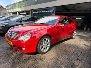 Mercedes-Benz C-klasse Sportcoupé 220 CDI | NIEUWE APK | MOOIE AUTO | ZUINIGE DIESEL | AIRCO | CRUISE |