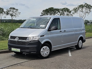 Volkswagen Transporter 2.0 TDI L2H1 30 Automaat, Adaptive Cruise Control, Stoelverwarming, Airco, Parkeersensoren, Trekhaak, Dubbele schuifdeuren