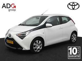 Toyota Aygo 1.0 VVT-i x-play | Groot scherm multimedia | Airco | Parkeercamera |