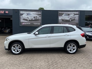 BMW X1 SDrive20i Limited Series Automaat - Airco ecc - Cruise - Navi - Xenon - Leer - Bluetooth/handsfree - Afneembare trekhaak
