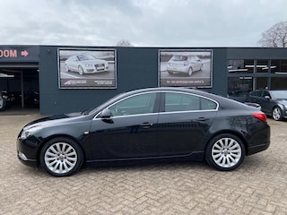 Opel Insignia 2.0 T Cosmo 5-deurs - Airco ecc - Cruise control - Stoel/stuurverwarming - Xenon - V+A Pdc