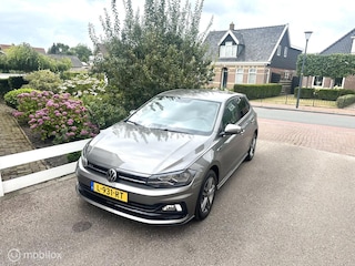 Volkswagen Polo 1.0 TSI 95PK FACELIFT MODEL R-LINE PAKKET CARPLAY PARKEERSENSOREN ADAPTIVE CRUISE CONTROLE MOOIE AUTO!!