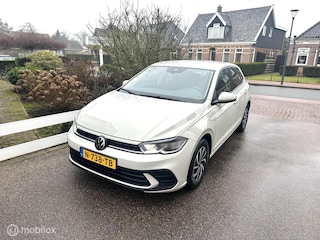Volkswagen Polo 1.0 TSI 95PK LIFE NIEUW MODEL LED VERLICHTING CARPLAY NAVIGATIE ADAPTIEVE CRUISE CONTROLE PARKEERSENSOREN MOOIE AUTO!!