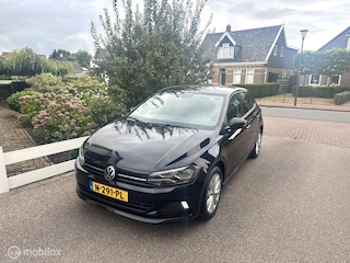 Volkswagen Polo 1.0 TSI 95PK DSG AUTOMAAT COMFORTLINE FACELIFT MODEL CLIMATE CONTROLE STOELVERWARMING CARPLAY PARKEERSENSOREN!!