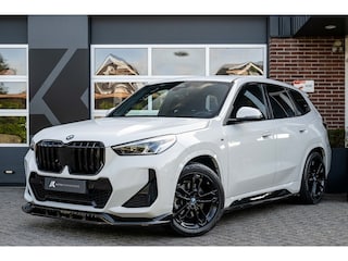 BMW iX1 xDrive30 M Sport | Maxton | Camera | Adaptief M-Onderstel | 313 pk | Stoelverw. | 19' Inch |