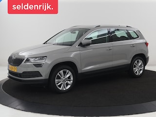 Skoda Karoq 1.5 TSI ACT Business Edition | Stoelverwarming | Navigatie | Carplay | Sfeerverlichting | Climate control | Park assist | Trekhaak