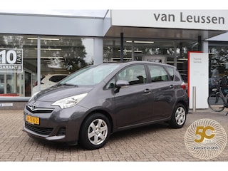 Toyota Verso-S 1.3 VVT-I COMFORT TREKHAAK AIRCO EL-RAMEN & SPIEGELS RADIO CENTR. DEUR VERGR.