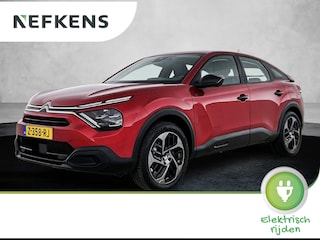 Citroën C4 You 50 kWh 136pk | Navigatie via Apple Carplay / Android Auto | Achteruitrijcamera | Climate Control | Cruise Control | Parkeersensoren | DAB+ radio | Armsteun | Stof/kunstlederen comfortstoelen | Volledig digitaal instrumentenpaneel | Adaptief demping systeem | 18” lichtmetalen velgen |