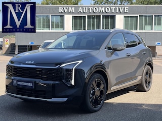 Kia Sportage 1.6 T-GDi Hybrid DynamicLine 1.6 T-GDI Hybrid DynamicLine NIEUWE AUTO! | 10jr FABR. GARANTIE KIA | ELECTR. ACHTERKLEP | DODEHOEK CENSOR | ELECTR. STOELEN | STOEL en STUURWIELVERWARMING