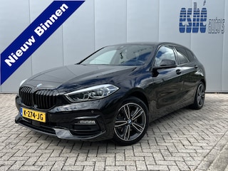 BMW 118i Automaat Sportline Executive Edition Navi Prof Sportstoelen Led koplampen 17 Inch Velgen Dab Parkeersensoren v+a Shadow Line Getint Glas NL Auto