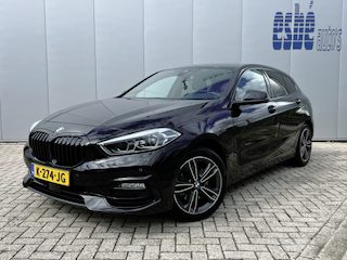 BMW 118i Automaat Sportline Executive Edition Navi Prof Sportstoelen Led koplampen 17 Inch Velgen Dab Parkeersensoren v+a Shadow Line Getint Glas NL Auto