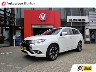 Mitsubishi Outlander 2.0 PHEV Executive Edition | Navi | Camera | PDC | Stoel verw.
