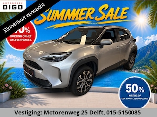 Toyota Yaris Cross 1.5 HYBRID DYNAMIC LUXERY GARANTIE 2035 ! PARKEERSENSOREN VOOR & ACHTER . STOEL/STUUR VERWARMING . NAVIGATIE .
