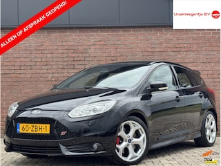 Ford Focus 2.0EB ST-3 | NL-AUTO! | 1E EIG! | DEALER OH!