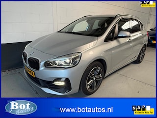BMW 2-serie Tourer 218i Executive Edition / AUTOMAAT / NAVIGATIE / TREKHAAK / HALF LEDER / HOGE ZIT / CRUISE / ECC/ NL-AUTO