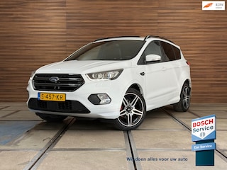 Ford Kuga 1.5 EcoBoost ST Line | 150 PK | Winterpakket | Handgeschakeld | Panoramadak | 19" | Navigatie