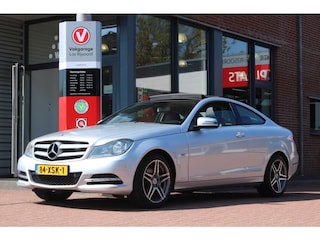 Mercedes-Benz C180 Aut. *180* | Trekhaak | Cruise & Climate Control | Schuifdak | Stoelverwarming | PDC | Navigatie | Bluetooth |