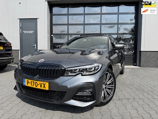 BMW 3-serie Touring 320e Business M-SPORT Panoramadak sportstoelen