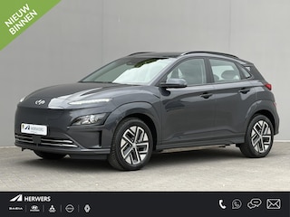 Hyundai Kona EV Fashion 39 kWh / 3 fase laden / SOH 100% / Fabrieksgarantie accu t/m 05-2030 / Dealer Onderhouden / All-Season Banden / Stuur-/Stoelverwarming / Navigatie via Apple Carplay/Android Auto / Achteruitrijcamera /