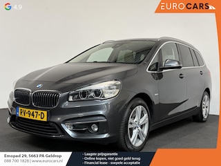 BMW 2-serie Tourer 220i 7p. High Executive Navigatie Lederen bekleding Climate control