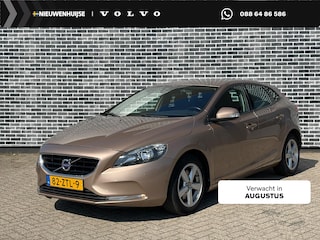 Volvo V40 1.6 T3 Kinetic | Trekhaak | RTI Navigatie | High Performance Audio | Bluetooth | Achteruitrijcamera | Parkeersensoren | Climate Control | Cruise Control | Lichtmetalen Velgen