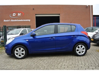 Hyundai i20 1.4i DynamicVersion airco inruil mogelijk