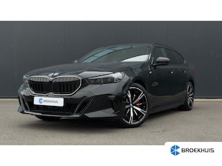 BMW 5-serie Touring 530e 299pk M-SPORT Pro | 360 Camera | Leder/Alcantara | Trekhaak | Harman/Kardon | Adaptive Cruise | Head-up |