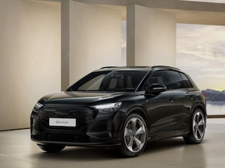 Audi Q4 S edition 82 kWh 210 kW / 286 PK SUV | Tech plus pakket | Panoramadak | Trekhaak | Optiek zwart |