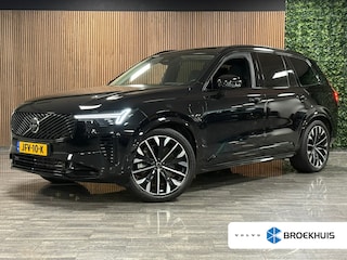 Volvo XC90 T8 AWD Recharge Ultra Dark | Facelift | Luchtvering | Trekhaak | 360 Camera | Head-Up Display | Harman Kardon | 455pk | Adaptieve Cruise Control | Stoelverwarming voor+achter | Stuurwielverwarming | Schuifdak | Full LED Meesturende koplampen | Pilot Assist | BLIS Dode Hoek Detectie | Alcantara hemelbekleding | Lederen zonnekleppen en handgrepen | Elektrische voorstoelen geheugen | Quilted Nordico bekleding | Zitting verlenging voorstoelen | Lederen dashboard | 21 Inch | Google Infotainment | Keyless Drive | Privacy Glass | Elektrisch bedienbare achterklep | Geïntegreerd kinderzitje achterin | Geïntegreerde zongordijnen achterportieren | Verlichte instaplijsten | 7-Persoons | 4-Zone Climate Control | DAB Radio | Apple Carplay/Android Auto | Alarm Klasse III | Onyx Black Metallic |