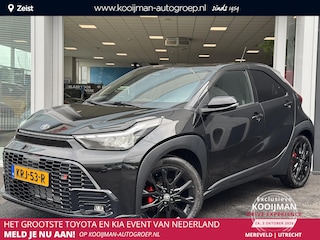 Toyota Aygo Hybrid 115 GR Sport Black Edition Rode remklauwen | Parkeersensoren voor+achter | parkeercamera | 18 inch hoogglans zwarte velgen