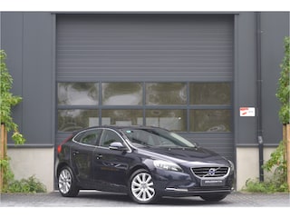 Volvo V40 1.5 T3 Summum NAP | Automaat | Trekhaak | Parkeersensoren