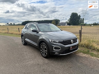 Volkswagen T-Roc 1.5 TSI|Sportline|Pano|Trekhk|IQ.Drive